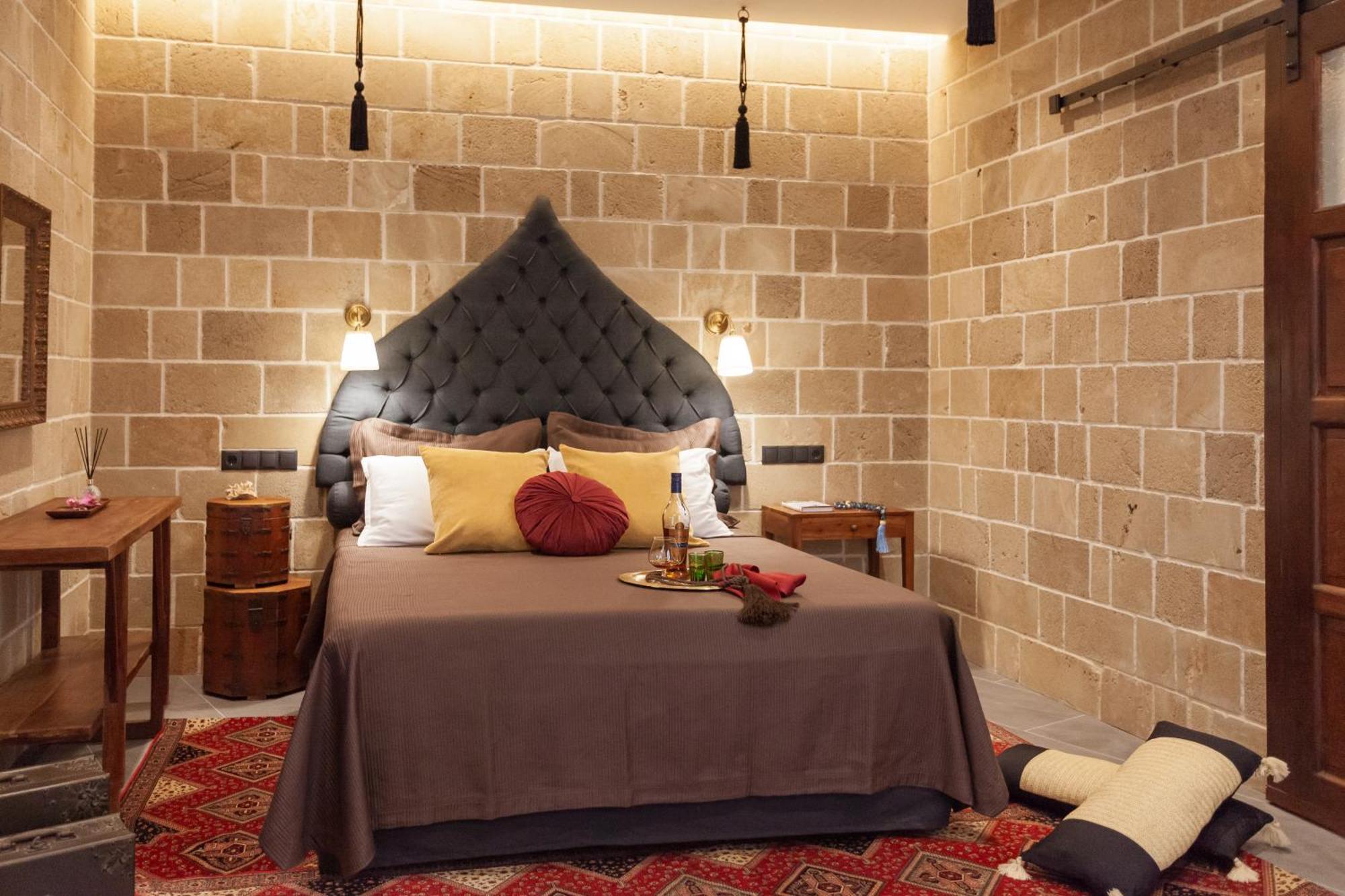 Utopia Luxury Suites - Old Town Rhodes City Екстериор снимка